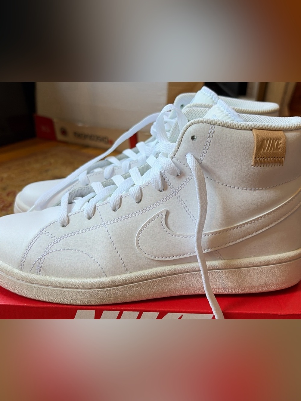 Nike High Top Sneakers White Leather Women’s Size 8 Like New